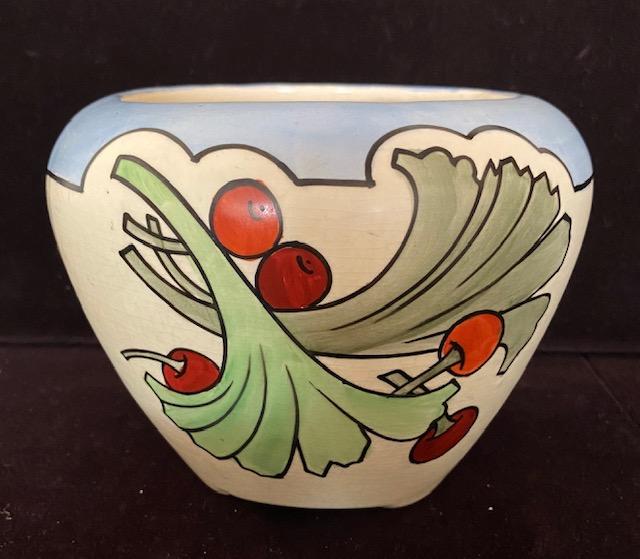Vintage Roseville vase with Cherries ca 1930 (1 of 5)