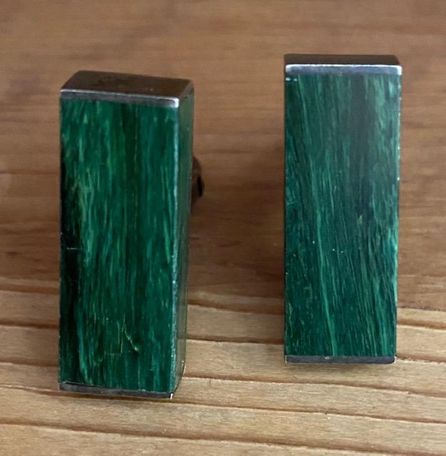 Malachite or Jade and Sterling Cufflinks Ca 1940: Malachite and Sterling cufflinks. Beautiful dark green color with nice green veins. Jade or Malachite Marked .925. FREE DOMESTIC SHIPPING
