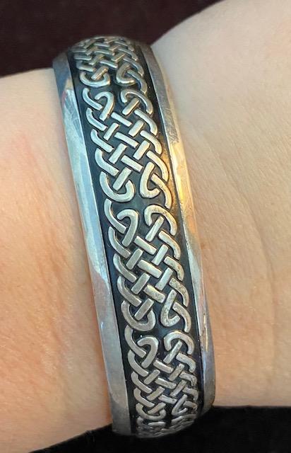 Native American Navajo  Indian sterling cuff bracelet (1 of 3)