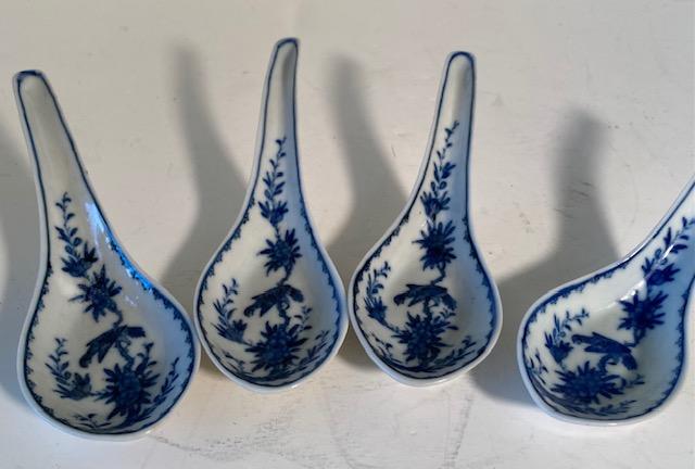 Signed Blue white spoons from Qing Dynasty Lot of 4 (1 of 4)