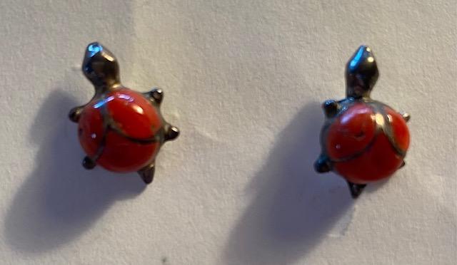 Zuni Coral Turtle Earrings sterling: Native American Zuni sterling and coral earrings with turtle design. Quarter shown for scale. FREE DOMESTIC SHIPPING.