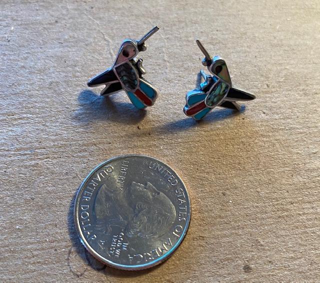Signed Zuni Hummingbird Earrings sterling: Native American Zuni hummingbird earrings. Sterling with traditional stones of turquoise, coral and onyx as well as abalone. Artisan signed IE. Quarter shown for scale. FREE DOMESTIC SHIPPING.