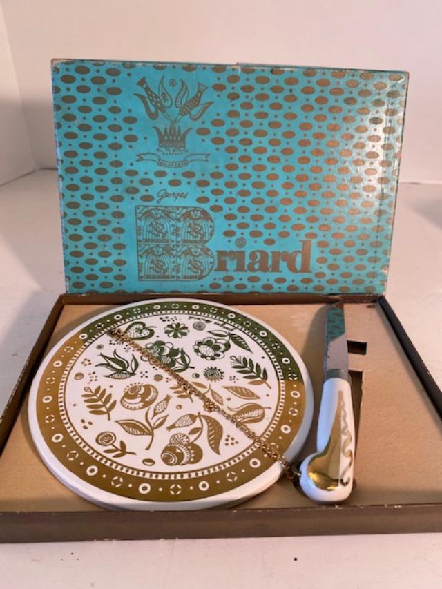 Vintage George Briard cheese plate & knife: In original vintage box, George's Briard Cheeseplate and knife, circular gold accent. FREE DOMESTIC SHIPPING.