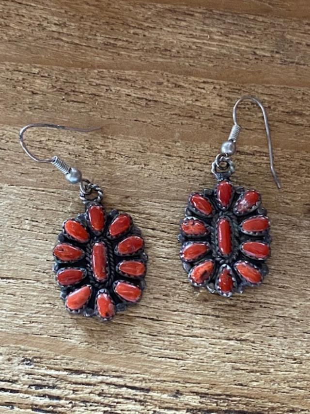 Zuni Sterling Silver Coral Petit Pointe Earrings: Native American Zuni Inidan sterling and coral earrings. Unmarked. FREE DOMESTIC SHIPPING