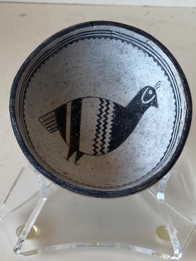 Lorraine Gala Lewis Mimbres Pot (1 of 3)