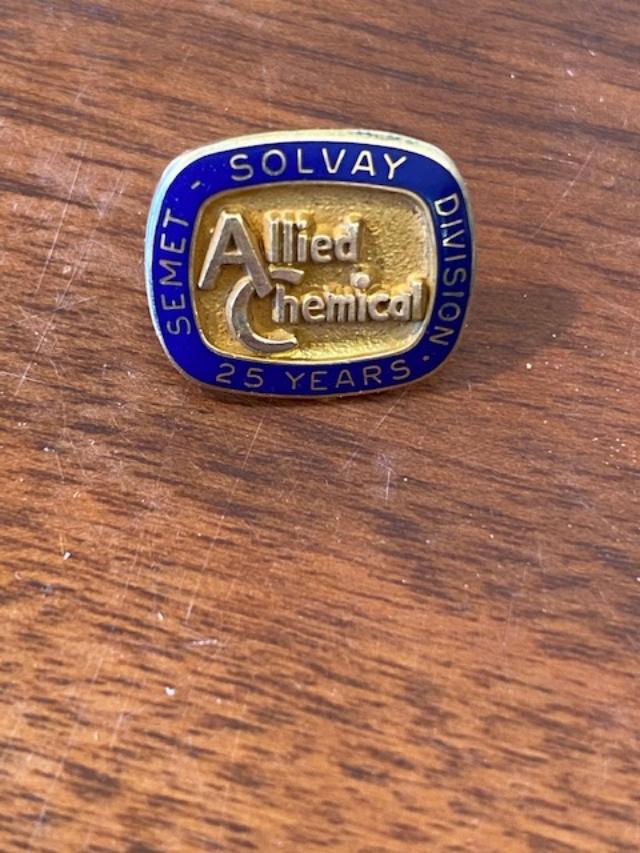 10k Gold Allied Chemical Service Pin (1 of 2)