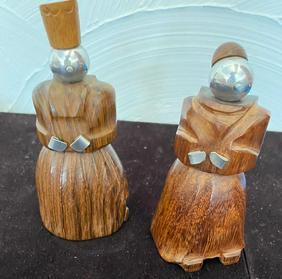 Hand Carved Salt and Pepper Shakers Monks: Hand Carved salt and pepper grinders. Made in France. Monk Friar figures. Very nice condition and unusual pieces. 5" tall FREE DOMESTIC SHIPPING.