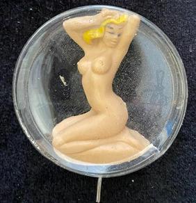Nude Novelty Figurine Wind-up Ca 1952: Nude novelty figurine ca 1950. Turn the handle and reclining figure moves and wiggles. Case - Lily 1952 PSC. 2.5" FREE DOMESTIC SHIPPING.