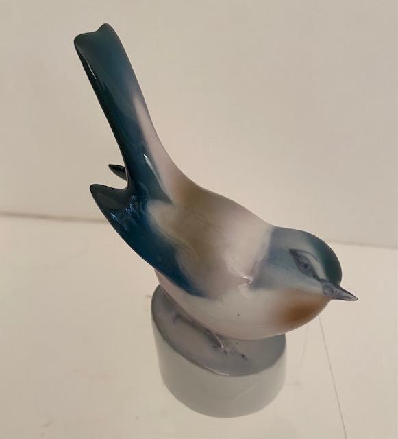 Hand Painted Porcelain Bird Made In Hungary: Original porcelain Zsolnay Pecs, Hungary hand painted Bird. 5"x3.5" $8 DOMESTIC SHIPPING