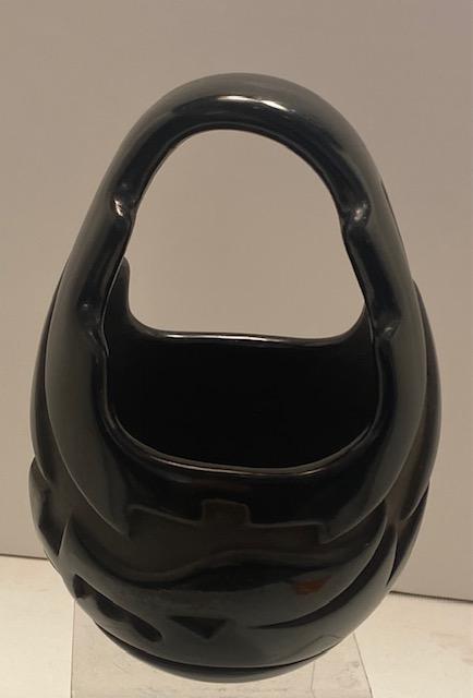 Santa Clara Indian Pottery Signed Madeline E. Naranjo (1 of 2)