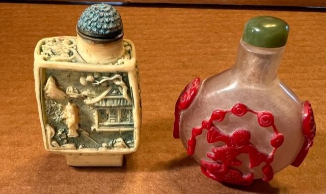 Lot of Two Vintage Chinese Plastic Snuff Bottles (1 of 2)