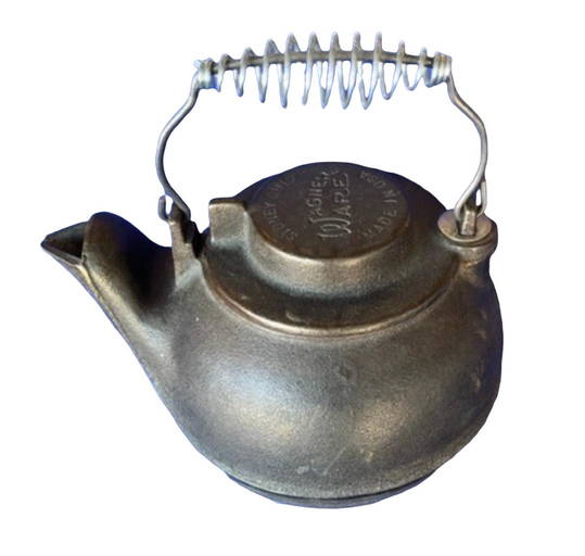 Cast Iron Wagner Ware Tea Kettle (0001) on Jul 13, 2022 Cowboy Joe's