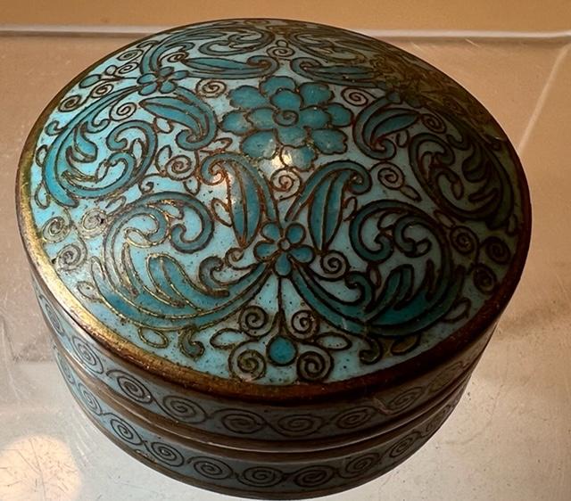Antique Chinese CloisonnÃ© Pill Box: Antique Chinese cloisonnÃ© pillbox. Measures 1.75" x .75". Domestic shipping $6