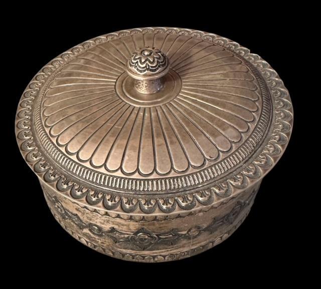 Rare Lidded Jewelry Box By Navajo Artist Thomas Curtis (1942-2013) (1 of 4)
