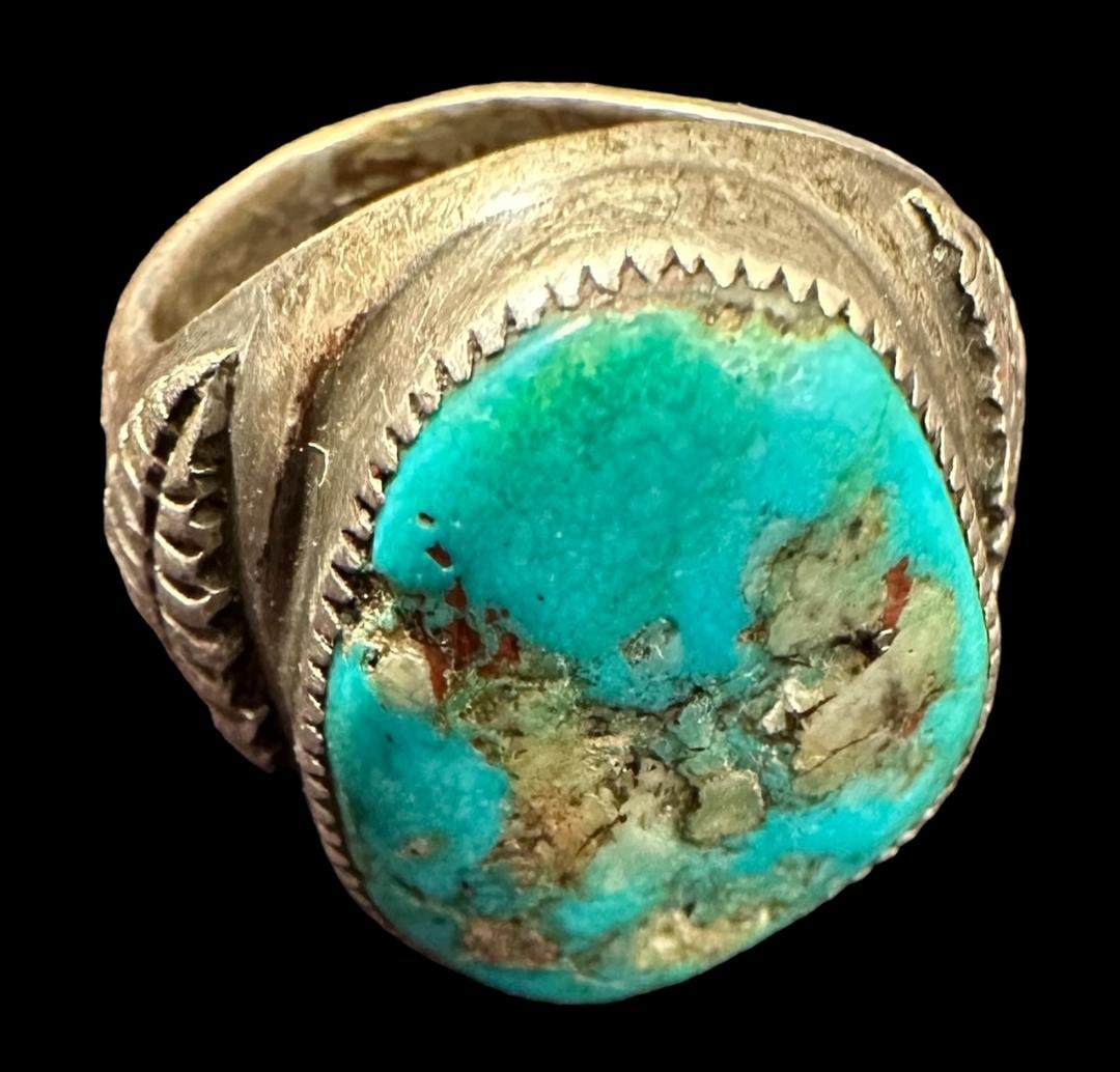 Navajo Sterling and Turquoise Old Pawn Ring (1 of 3)