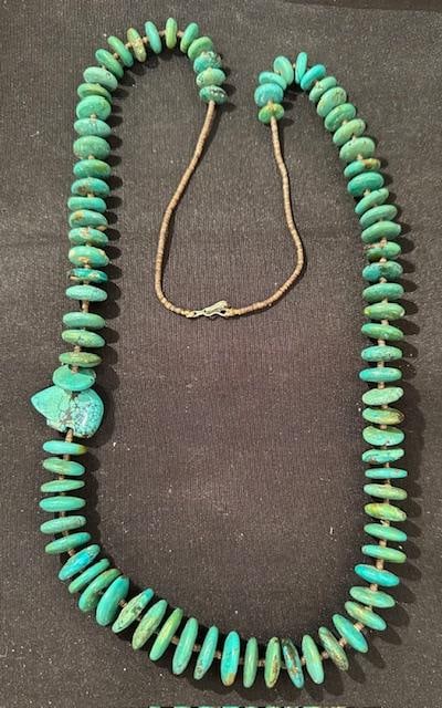 Navajo Turquoise Necklace With Bear Fetish (1 of 1)