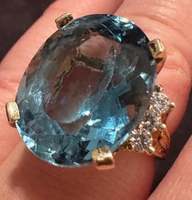 14k Gold and Blue Aquarmarine Ring with Diamond Accents