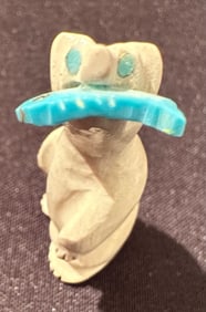 Native American Zuni Signed Hand Carved Stone Bear Fetish