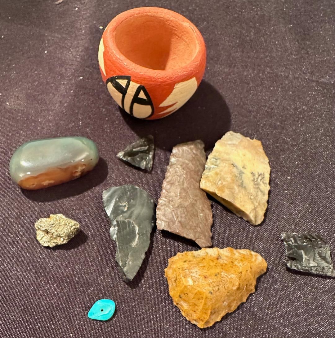 Lot of Native American Arrowhead Shards, Stones and Pottery (1 of 2)