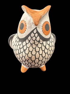 Native American Acoma Pottery Owl Ca. 1930-40: Native American Acoma pueblo pottery owl. Unsigned. Measures 6". Domestic shipping $12. USPS shipping cost only, no additional fees for in-house materials or handling.