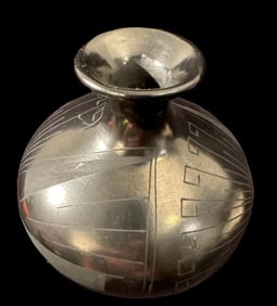 Noelia Quezada Signed Mata Ortiz Balck Ware Pottery Vase