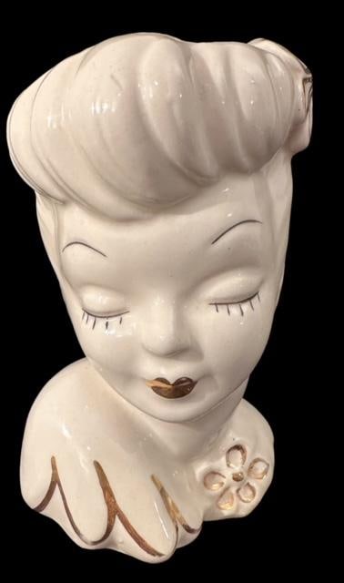 Mid-Century Glamour Girl Vase USA (1 of 3)