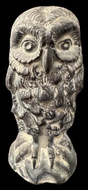Vintage Williamsburg Cast Iron Owl Doorstop (1 of 3)