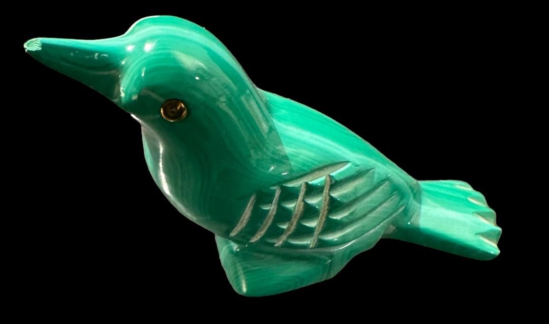 Native American Zaire Hand Carved Malachite Bird Fetish: Native American Zaire hand carved malachite bird fetish. Measures 3". Domestic shipping $6.