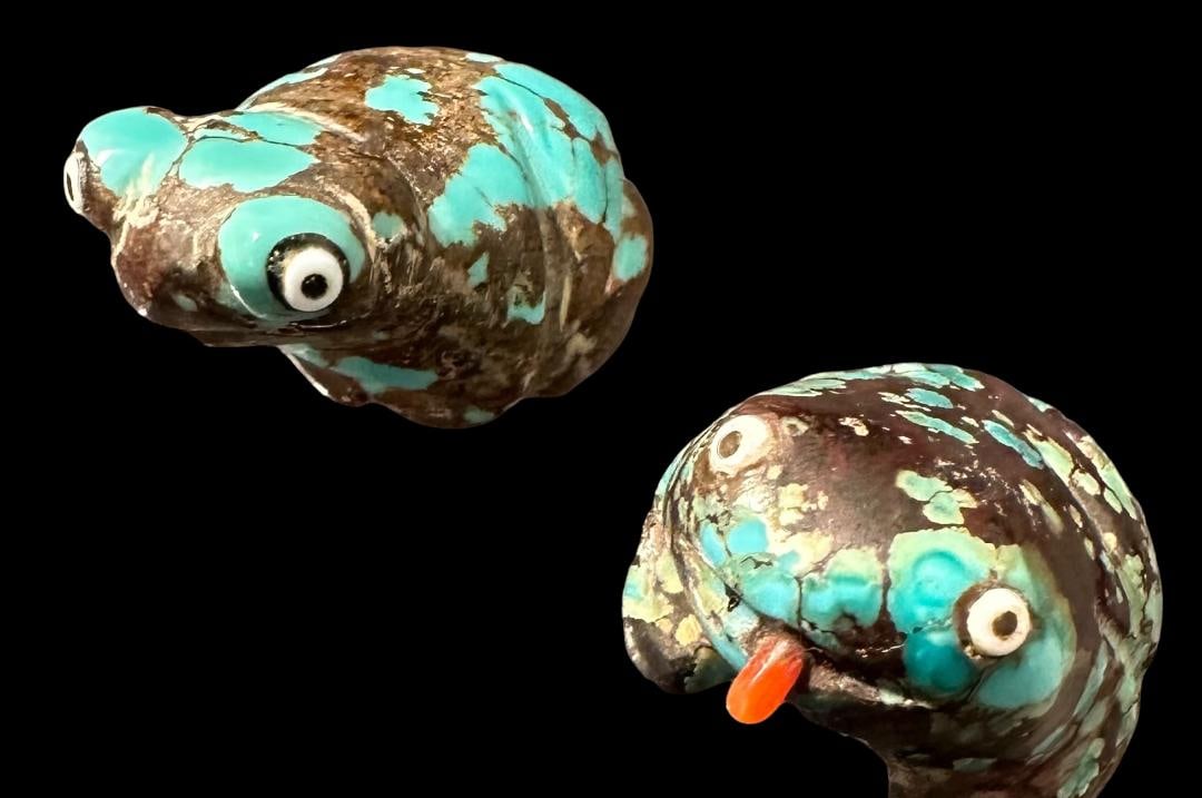 Chinese Turquoise Frog Fetishes Lot of Two (1 of 2)