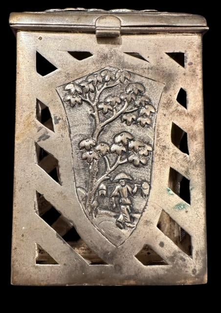 Ladies Silver-plate Cigarette Case Asian Design with Dragon (1 of 4)