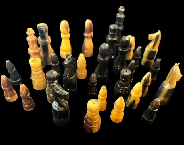 Vintage Carved Water Buffalo Horn Complete Chess Piece Set (1 of 7)
