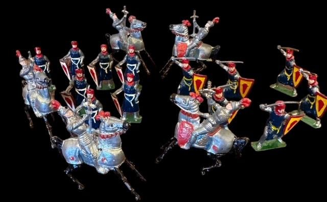 Metal Toy Medieval Soldiers Lot of 18 Cherilea English (1 of 5)