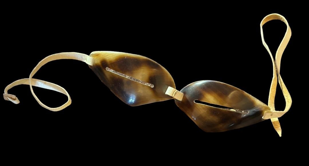 Antique Alaskan Eskimo Inuit Caribou Hoof Snow Googles (1 of 3)