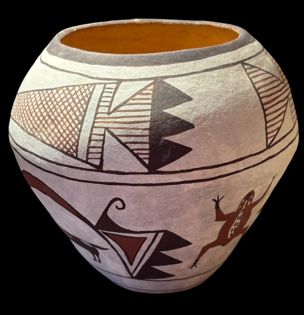Nellie Bica (1905-1998) Zuni Pottery Pot Frog and Deer Effigy (1 of 4)