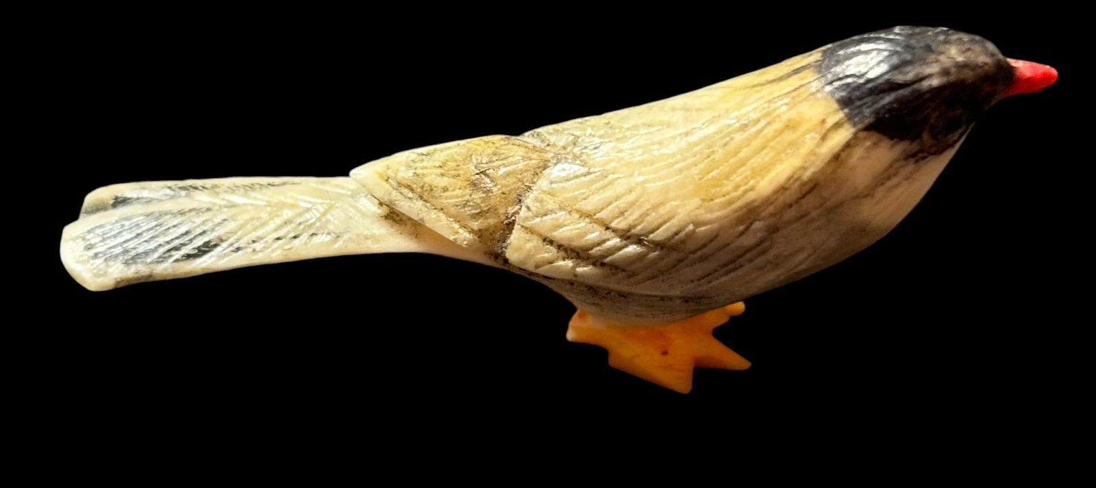 Hand Carved Bone Bird Figure Hand Painted: Hand carved bone bird figure. Measures 1.5" Domestic shipping $6.