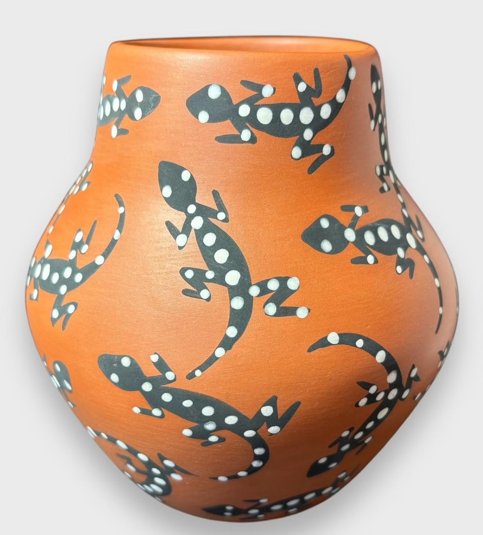 Native American Acoma Vase Signed KUUTIMAITSA (1 of 3)