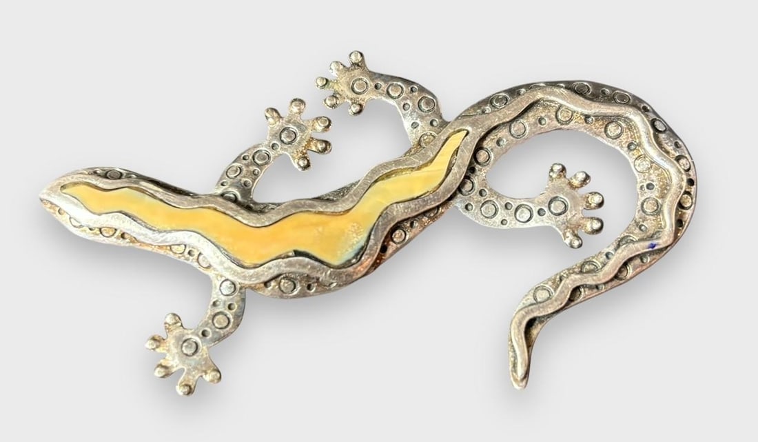 Zealandia Sterling Lizard Pinback (1 of 2)