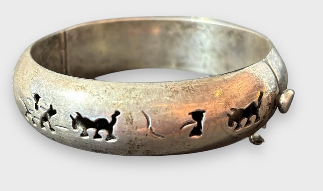 Bullfighter Scene in Relief Sterling Cuff Bracelet Mexico (1 of 3)