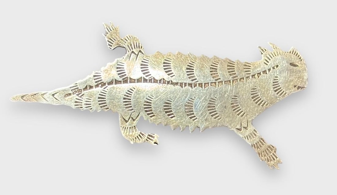 Sterling Hammered Horned Lizard Brooch (1 of 2)