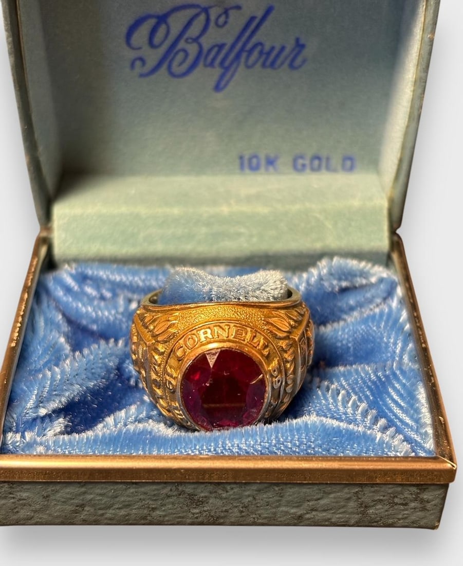 1964 Cornell University 10K Gold Ring (1 of 4)
