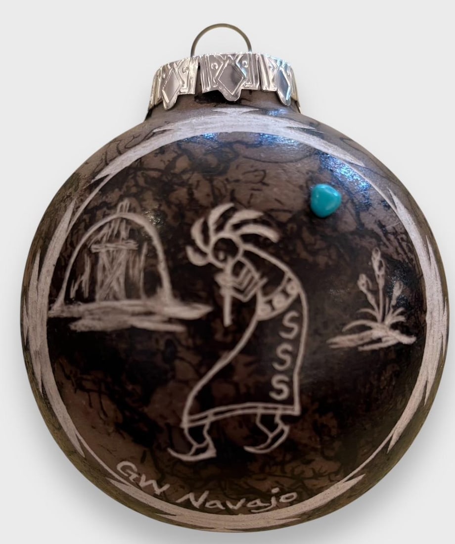 Native American Navajo Signed Geneva Werito Horsehair Kokopelli Christmas Ornament: Native American signed Navajo horsehair Kokopelli shaped pottery and turquoise Christmas ornament. Signed GW for Geneva Werito. Measures 2.5". Domestic shipping $8.