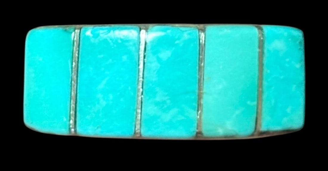 Native American Navajo Sterling and Turquoise Ring: Native American Navajo sterling and turquoise ring. Size 8. Unsigned. Domestic shipping $8.