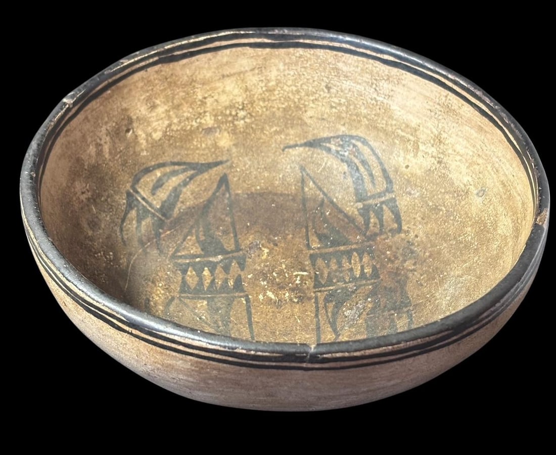 Native American Mimbres pattern Pottery Bowl (1 of 3)