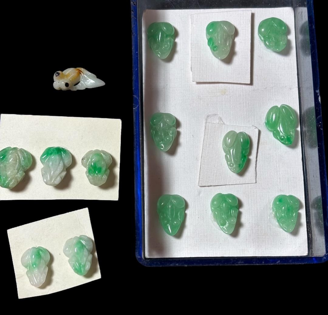 Lot of Hand Carved Miniature Jade Figure Frogs and Koi Fish (1 of 4)