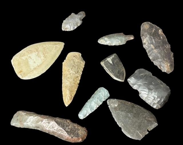 Lot of Ten Inuit Carved Stone Arrowhead Points (1 of 2)