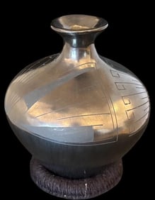 Noelia Quezada Signed Mata Ortiz Black Ware Pottery Vase