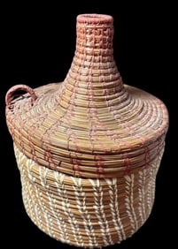 Northwestern Lidded Pine Needle Basket
