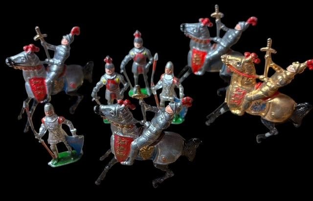 Lot of Eight Metal Toy Soldiers and Medieval Knights Cherilea English (1 of 4)