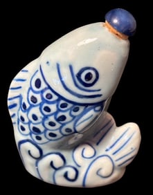 Signed Blue and White Painted Porcelain Fish Shaped Snuff Bottle