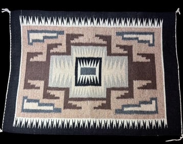 Navajo Gray Hills Rug with Spirit Line